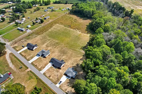 8576 Green Path Rd, Dunn, NC 28334 photo 3