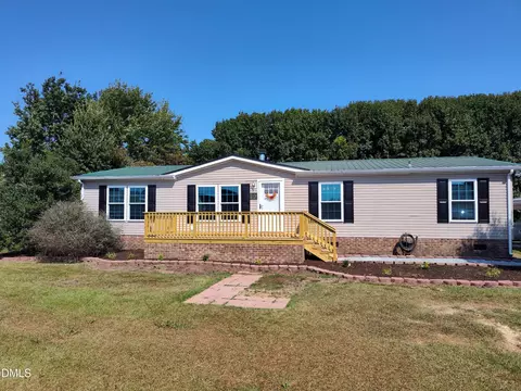 51 Crestview Ln, Newton Grove, NC 28366