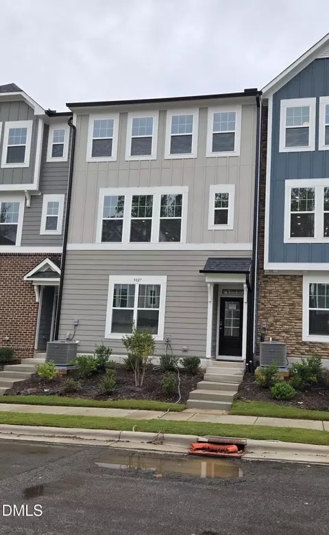 5027 Jowetts Walk Dr #30, Cary, NC 27519