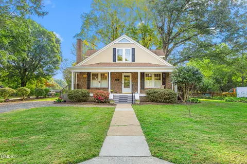 112 N Sixth St, Mebane, NC 27302