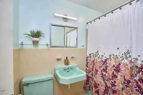Bath - 903 W Maynard Ave, Durham, NC 27704 photo 1 of 4