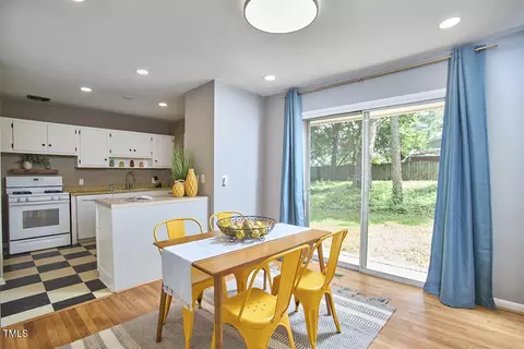 Dining - 903 W Maynard Ave, Durham, NC 27704 photo 1 of 7