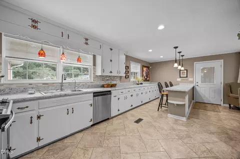 1406 Fairground Rd, Dunn, NC 28334 photo 5