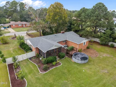 1406 Fairground Rd, Dunn, NC 28334 photo 4
