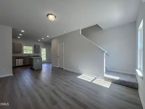 193 Courtside Dr, Dunn, NC 28334 photo 2