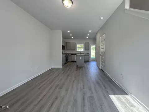 193 Courtside Dr, Dunn, NC 28334 photo 3