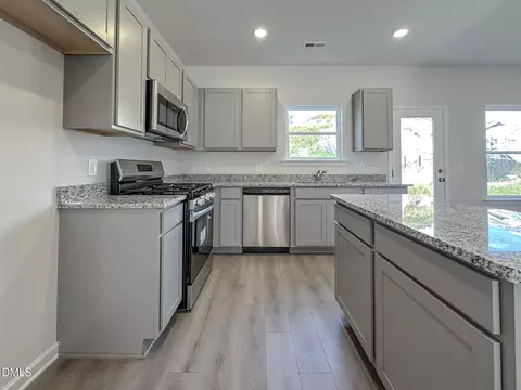 193 Courtside Dr, Dunn, NC 28334 photo 6