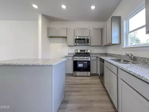 193 Courtside Dr, Dunn, NC 28334 photo 7