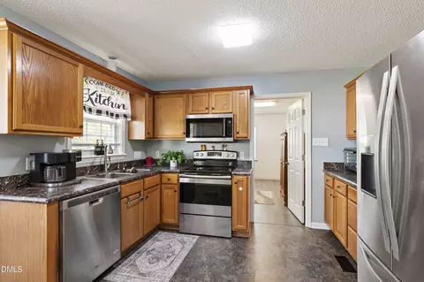105 Huckleberry Ct, Willow Spring, NC 27592 photo 8