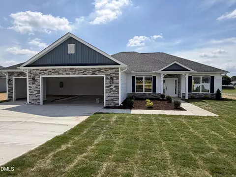 102 Brighton St, La Grange, NC 28551