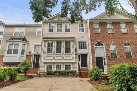 6733 Middleboro Dr, Raleigh, NC 27612