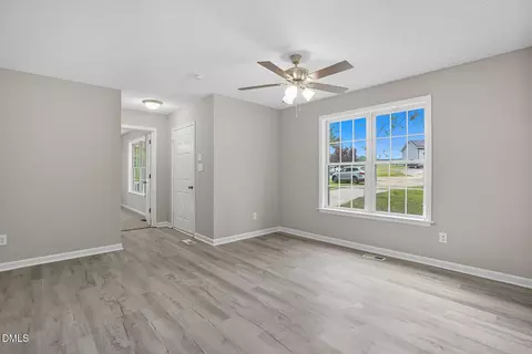 Living - 109 Bryant Dr, Smithfield, NC 27577 photo 3 of 7