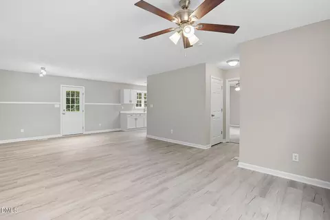 Living - 109 Bryant Dr, Smithfield, NC 27577 photo 2 of 7
