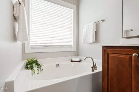 Bath - 7753 Pegram St, Willow Spring, NC 27592 photo 3 of 5