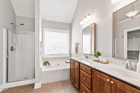 Bath - 7753 Pegram St, Willow Spring, NC 27592 photo 2 of 5