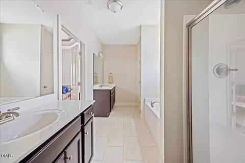 Bath - 116 Bornean Dr, Garner, NC 27529 photo 3 of 5