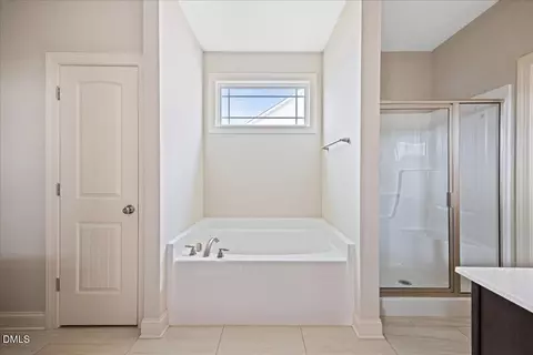 Bath - 116 Bornean Dr, Garner, NC 27529 photo 2 of 5
