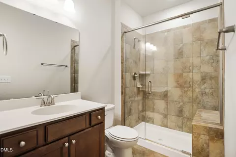 Bath - 133 Oakmere Dr, Cary, NC 27513 photo 4 of 4