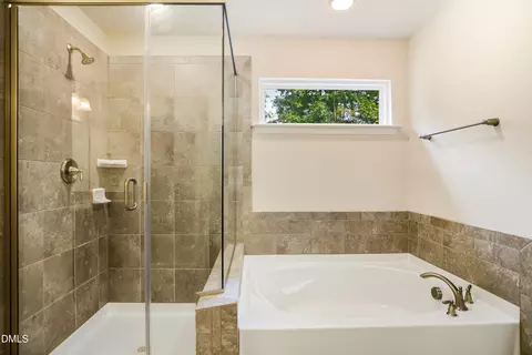Bath - 133 Oakmere Dr, Cary, NC 27513 photo 2 of 4