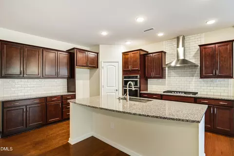 Kitchen - 133 Oakmere Dr, Cary, NC 27513 photo 1 of 4