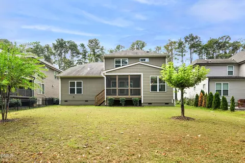 Exterior - 133 Oakmere Dr, Cary, NC 27513 photo 5 of 14