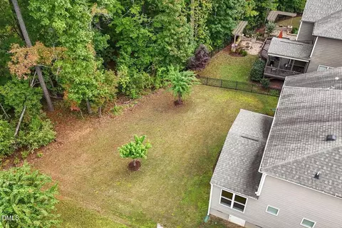 Exterior - 133 Oakmere Dr, Cary, NC 27513 photo 7 of 14