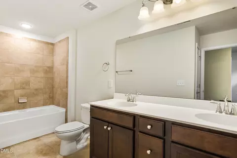 Bath - 133 Oakmere Dr, Cary, NC 27513 photo 3 of 4