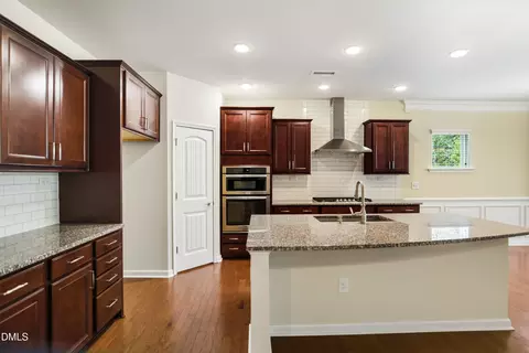 Kitchen - 133 Oakmere Dr, Cary, NC 27513 photo 2 of 4