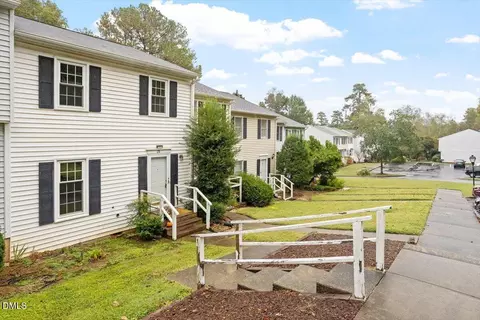 28 Prestwick Pl, Durham, NC 27705