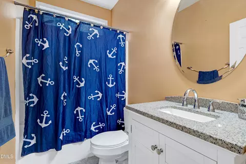 Bath - 4806 Seterra Bnd, Durham, NC 27712 photo 3 of 5