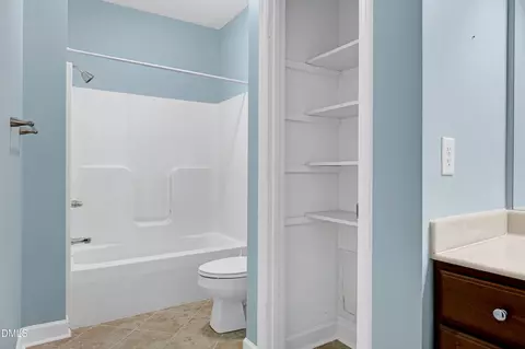 Bath - 4806 Seterra Bnd, Durham, NC 27712 photo 5 of 5
