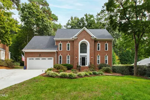 105 Charlemagne Ct, Cary, NC 27511