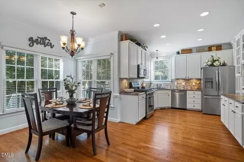 221 Parkridge Dr, Clayton, NC 27527