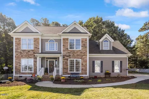 221 Parkridge Dr, Clayton, NC 27527