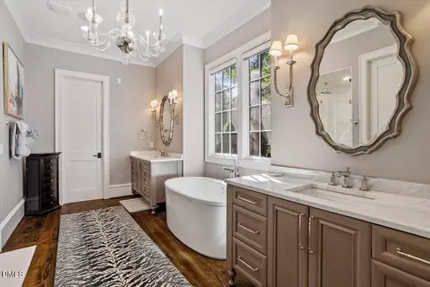 Bath - 1617 Ridge Rd, Raleigh, NC 27607 photo 2 of 8