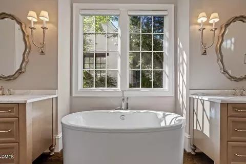 Bath - 1617 Ridge Rd, Raleigh, NC 27607 photo 3 of 8