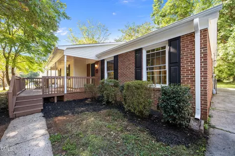 639 Woodhaven Dr, Burlington, NC 27217