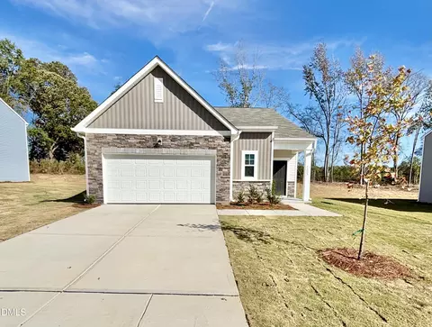 1305 Pond Overlook Dr, Nashville, NC 27856