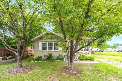 409 N Sellers St #10, Selma, NC 27576