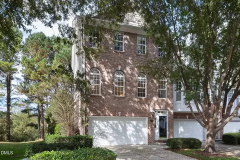6901 Middleboro Dr, Raleigh, NC 27612