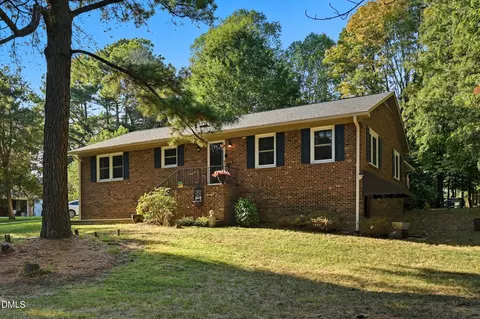 2007 Sunnybrook Dr, Burlington, NC 27215