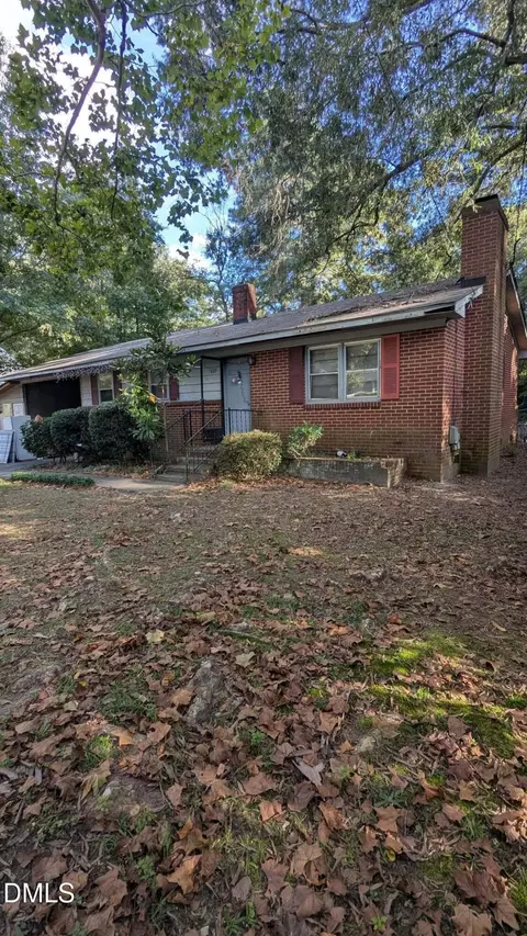 627 Winterlochen Rd, Raleigh, NC 27603