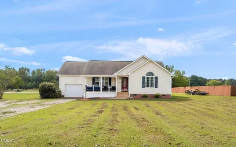96 Sugarhill Dr, Zebulon, NC 27597