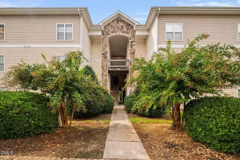102 Campus Walk Trl #101, Elon, NC 27244