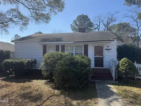 102 Laurel Lake Rd, Salemburg, NC 28385