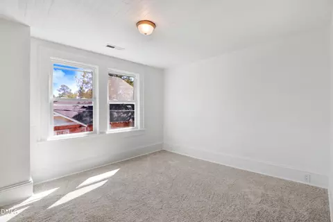 Bedroom - 401 E Second St, Kenly, NC 27542 photo 5 of 8