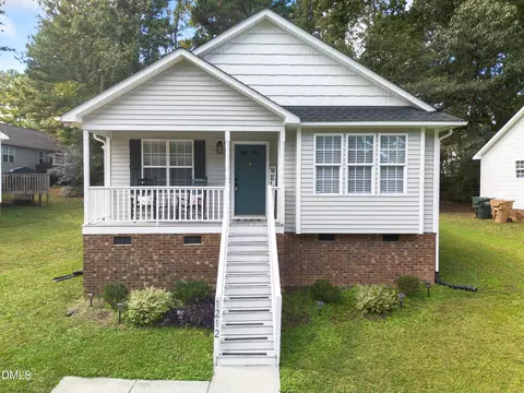 1212 Woodbriar St, Clayton, NC 27520