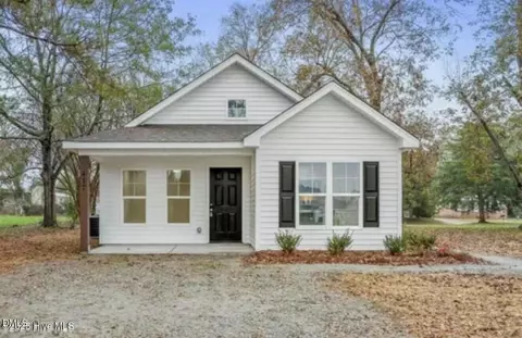 1220 W Blackman Rd, Dunn, NC 28334
