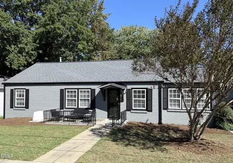202 W Chatham St, Apex, NC 27502