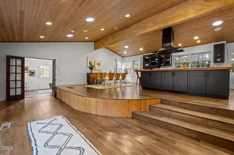 104 Sparkleberry Ln, Carrboro, NC 27510